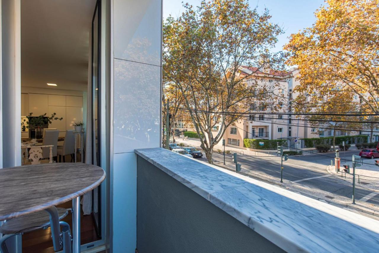 Touch Of Class 2Bdr Apartment By Lovelystay Cascaes Exterior foto